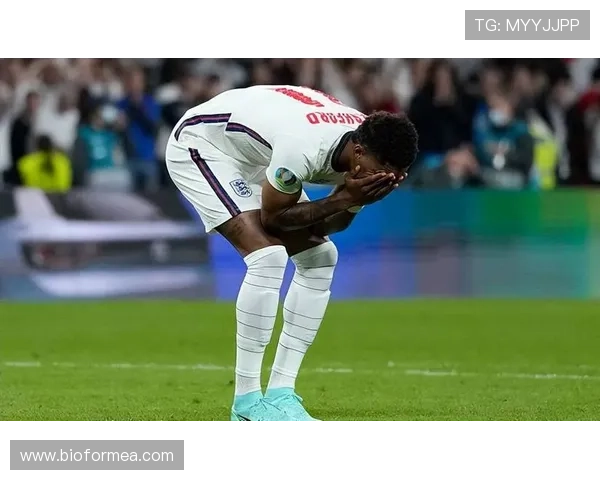 拉什福德持续提升的技术状态助力球队表现稳健分析