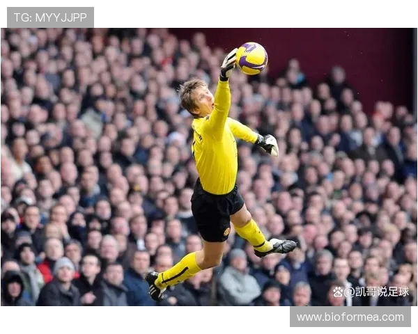 诺伊尔如何重塑门将角色：门卫革命开创者解析