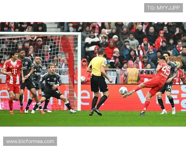 拜仁慕尼黑高位逼抢失灵，战术困局加剧豪门竞争压力