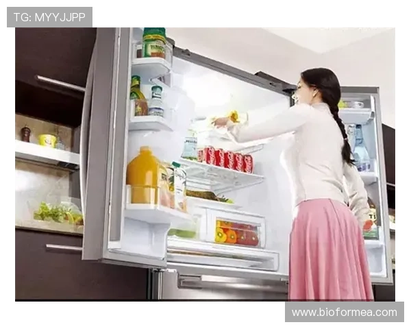 仲满家的冰箱里塞满了能量胶，保质期比他上综艺的热度还长